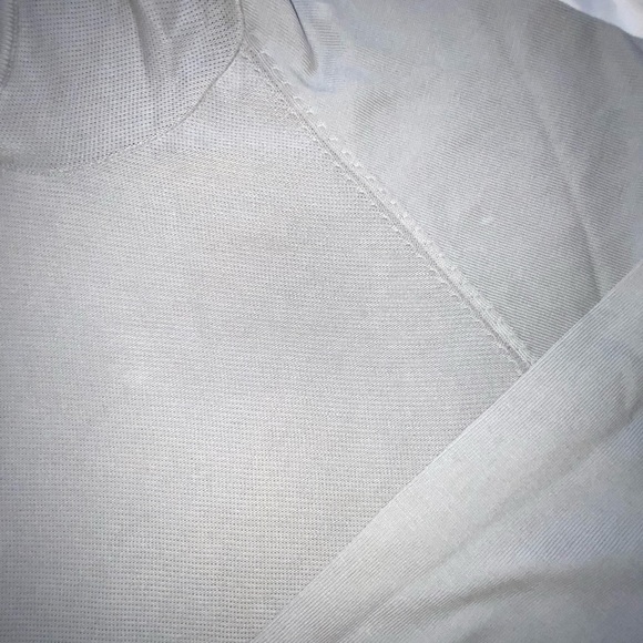 Sam's Fifth Avenue, made in Italy, is 100% Cotton, shirt with hood. - Picture 3 of 5